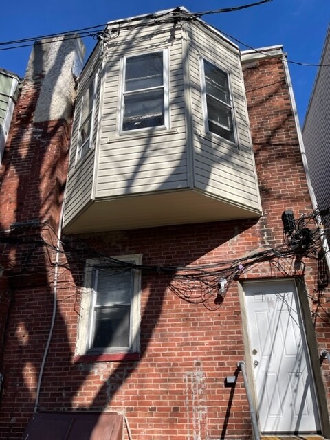 Building Photo - 1214 S 45th St