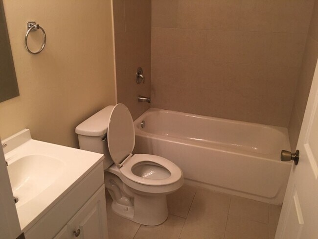 Foto del edificio - 621 SE 12th Ct