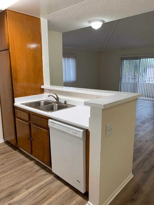 Foto del edificio - 1101 E South St