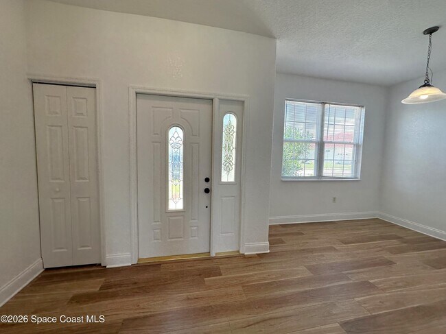 Building Photo - 616 Manatee Bay Dr