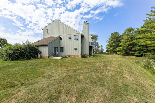 Foto del edificio - 5735 Hilltop Way