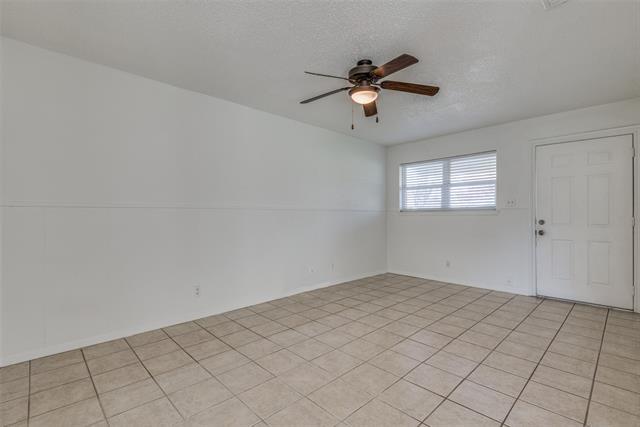 Building Photo - 709 E Main St