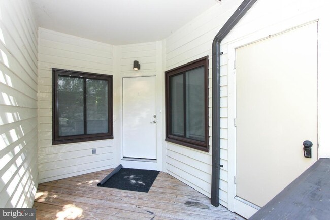 Building Photo - 9920 Hellingly Pl