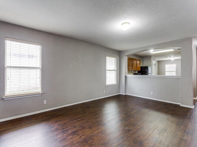 Building Photo - 105 Loryn Dr