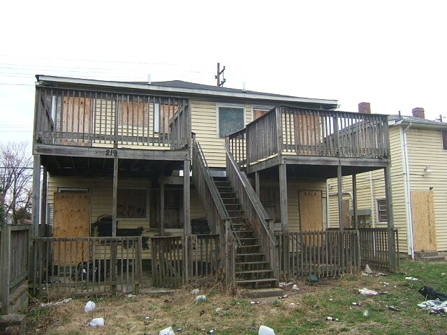 Building Photo - 219 S 28th St
