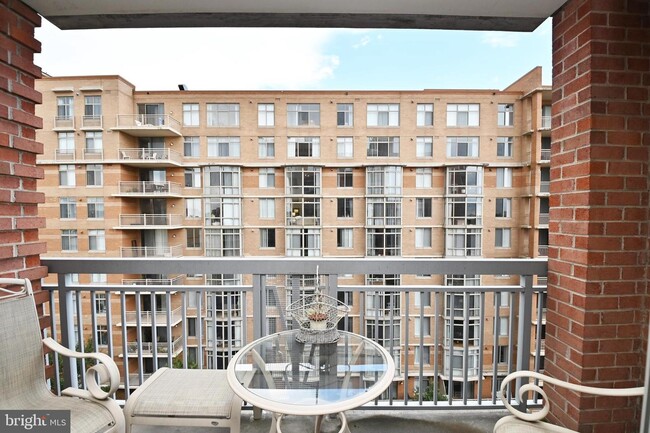 Foto del edificio - 1020 N Highland St