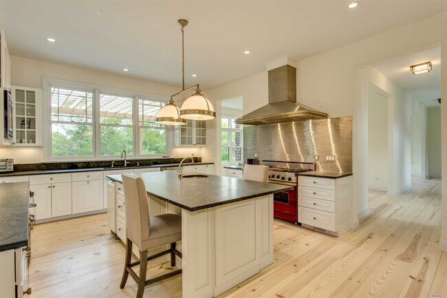 Foto del edificio - 1470 Evergreen Ln