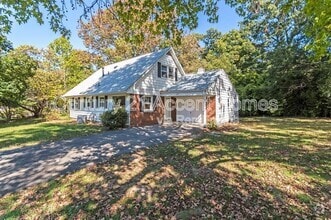 Building Photo - 5510 Trin St