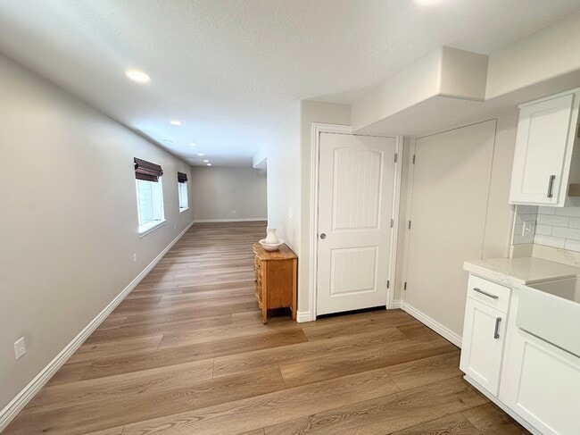 Building Photo - 10218 Bayhill Dr