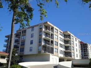 Building Photo - 6279 Sun Blvd