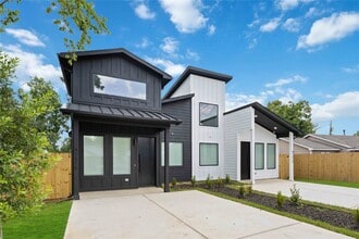 Building Photo - 7315 Eisenhower Rd