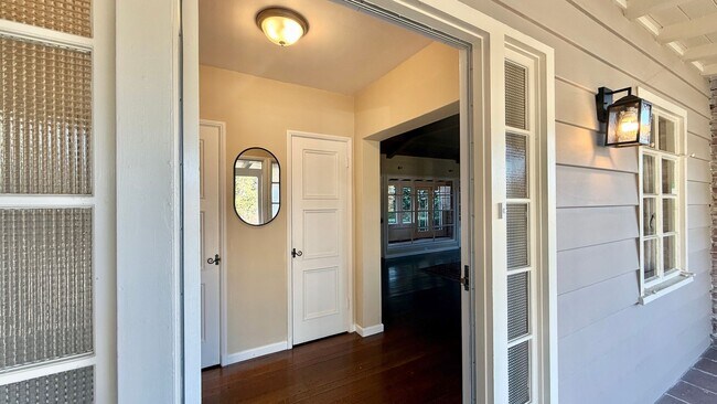 Foto del edificio - Oakmore Ranch Style Home