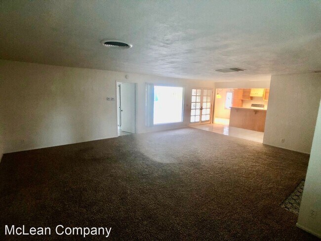 Building Photo - 221 S Patencio Rd