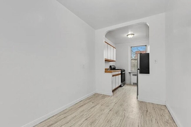 Building Photo - 2 bedroom in KEW GARDENS NY 11415