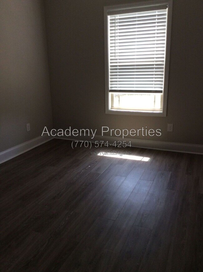 Foto del edificio - 134 Summer Grove Ln