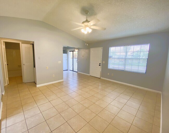 Foto del edificio - 13100 S McCall Rd