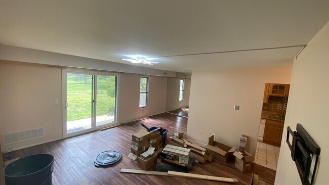 Foto del edificio - 30535 W 14 Mile Rd