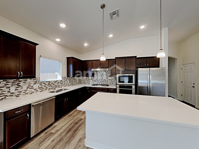 Foto del edificio - 9081 Blue Saguaro St