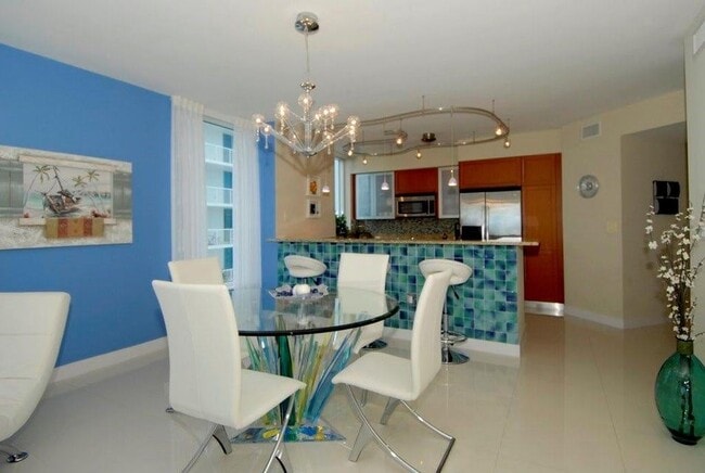 Foto del edificio - 2821 N Ocean Blvd