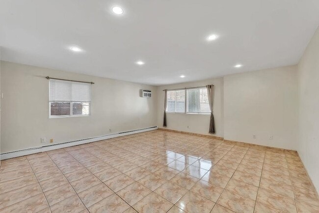 Building Photo - 226 49th St