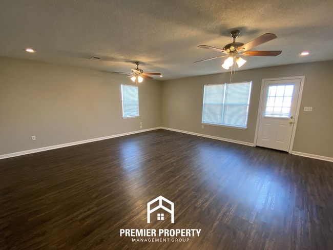 Building Photo - 7449 Dunbarton Dr