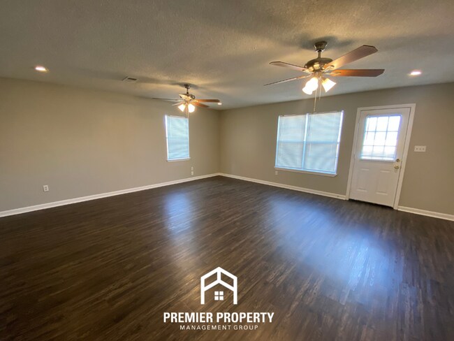 Foto del edificio - 7449 Dunbarton Dr