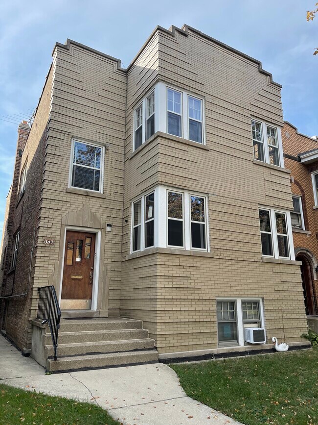 1630 Oak Park Ave, Berwyn, IL 60402 Townhome Rentals in Berwyn IL