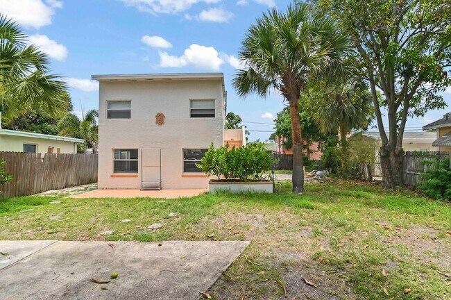 Foto del edificio - 515 Putnam Rd