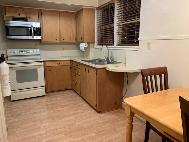 Kitchen - 1116 N 4th St