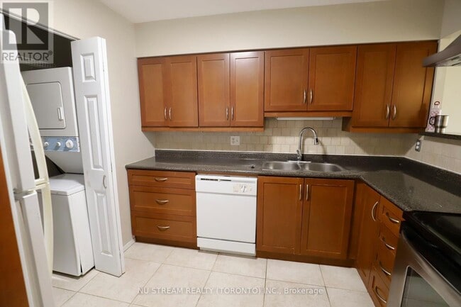 Building Photo - 175 Bamburgh Cir