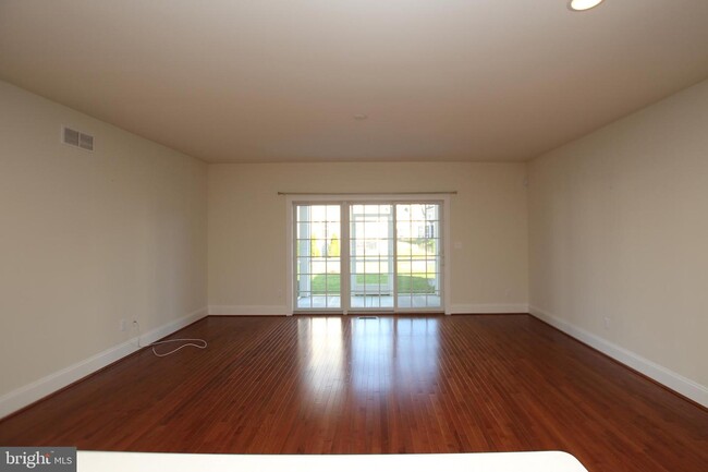 Building Photo - 18793 Bethpage Dr