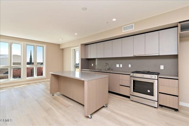 Building Photo - 39 N Los Robles Ave