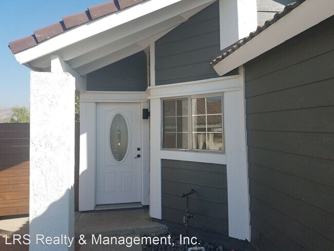 Building Photo - 2 br, 2 bath House - 160 S. Birchwood St.