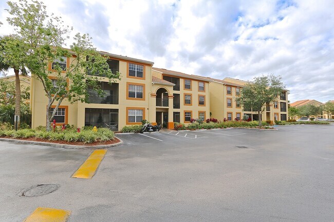 Foto del edificio - ANNUAL RENTAL - FAIRWAY PRESERVE-2 BED 1 B...