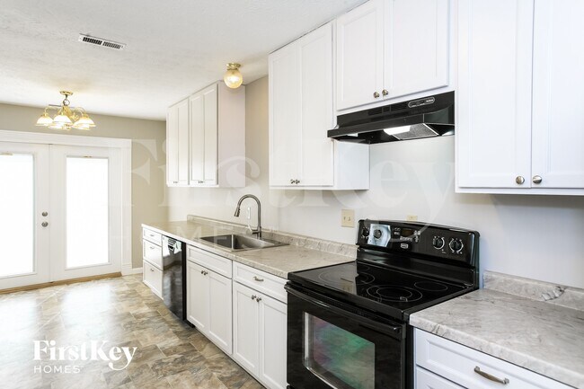 Building Photo - 6753 Long Run Dr