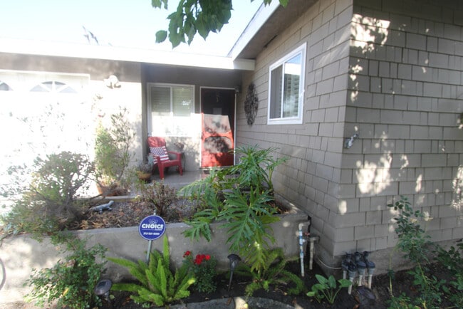 Front Porch - 2354 Tevis Ave