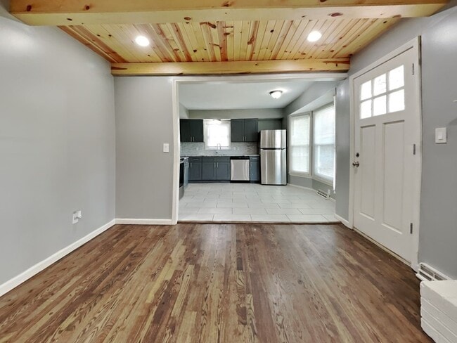 Building Photo - 103 Hillcrest Rd