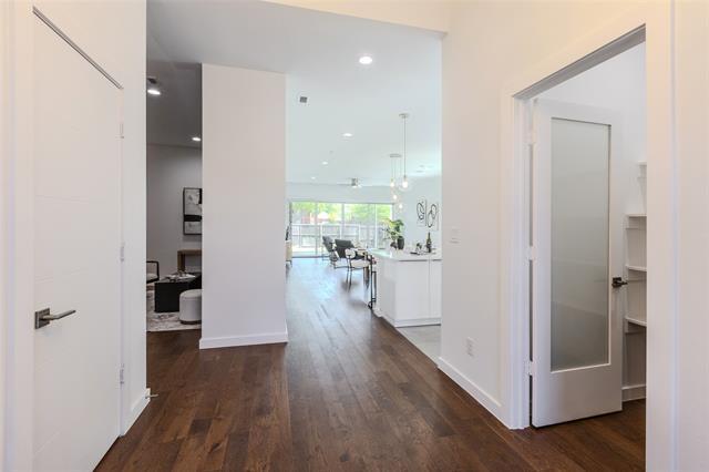 Building Photo - 9742 Sunset Dr