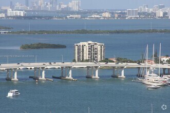 Building Photo - 300 S Biscayne Blvd
