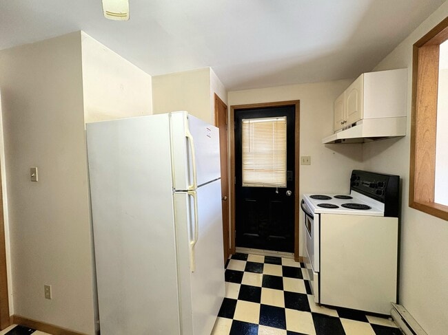 Building Photo - 358 Milford Rd