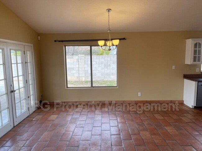 Building Photo - 14930 N Gil Balcome Ct