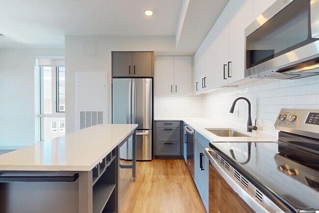 Foto del edificio - 80 Rugg Rd