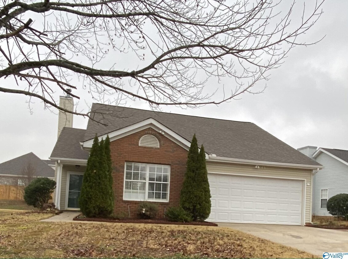 Primary Photo - 2414 Quail Ridge Ln SW