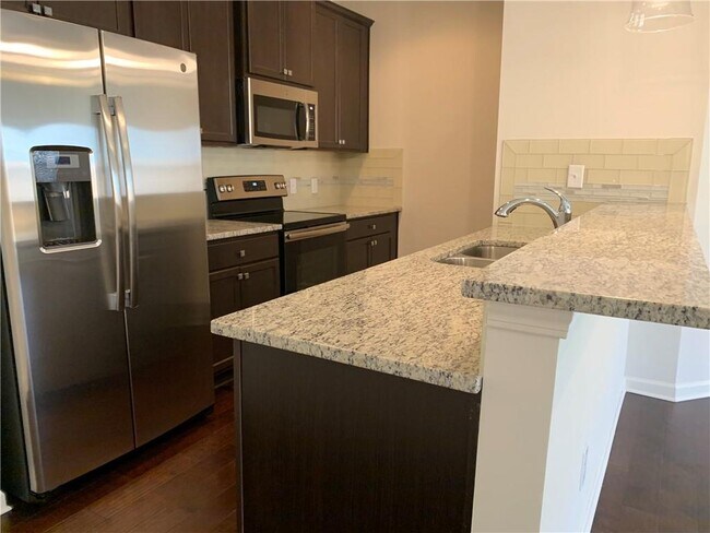 Building Photo - 4987 Longview Walk