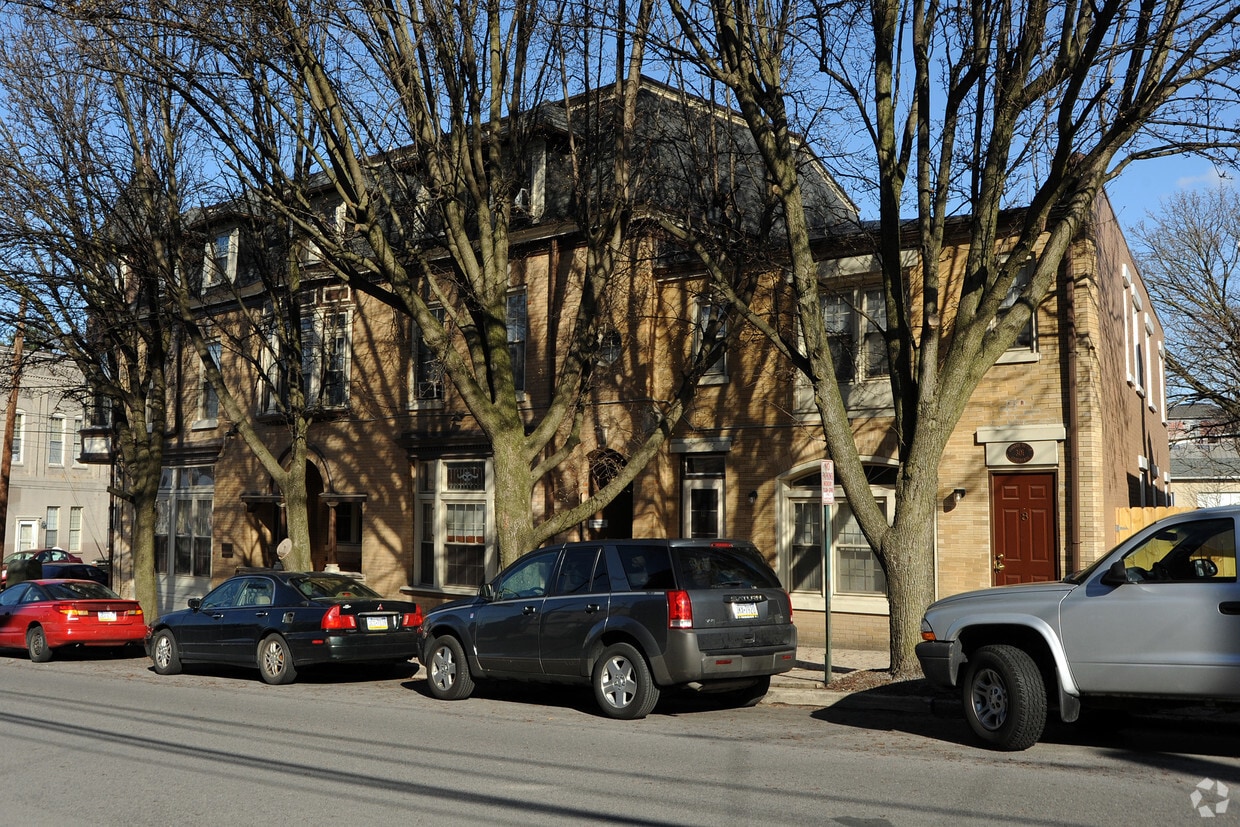 Building Photo - 301 Union St