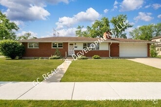 Building Photo - 381 W Millers Rd