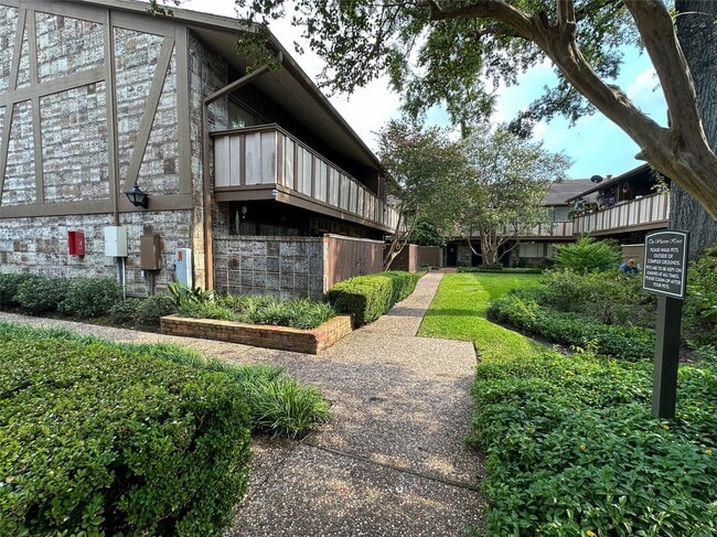Building Photo - 2574 Marilee Ln