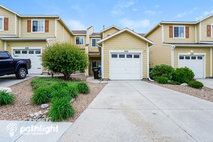 Foto principal - 652 Hailey Glenn View, Colorado Springs, C...