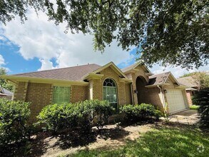 Building Photo - 103 Greenridge Cir