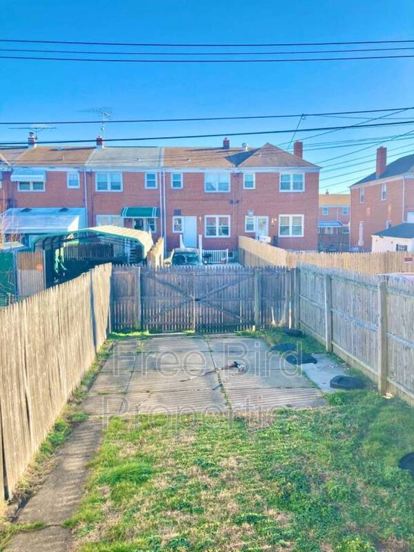 Building Photo - 2224 Redthorn Rd